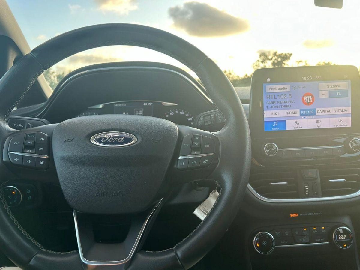 Ford Fiesta 1.1 75 CV GPL 5 porte Titanium (10)