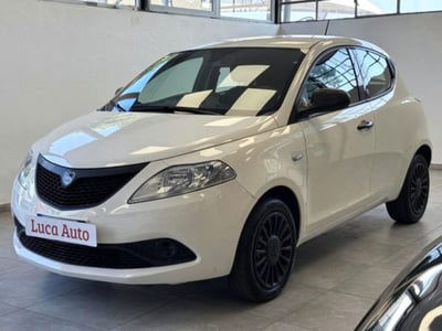 Lancia Ypsilon 1.0 FireFly 5 porte S&S Hybrid Ecochic A. Ferretti usata