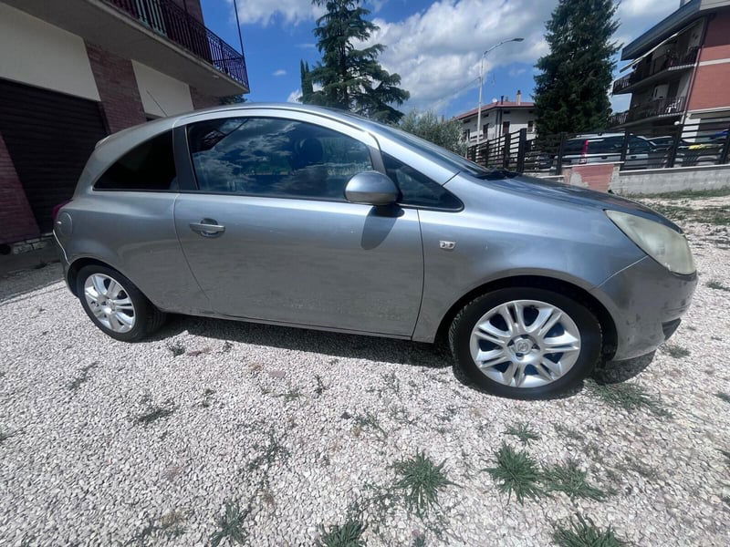 Opel Corsa 1.2 80CV 3 porte GPL-TECH Club