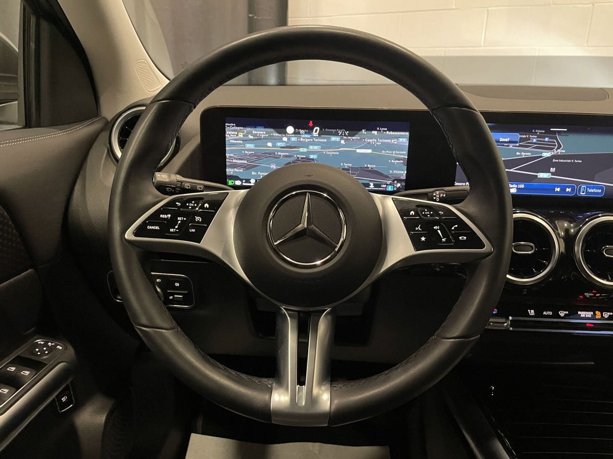 Mercedes-Benz GLA SUV 180 d Progressive Advanced auto (11)