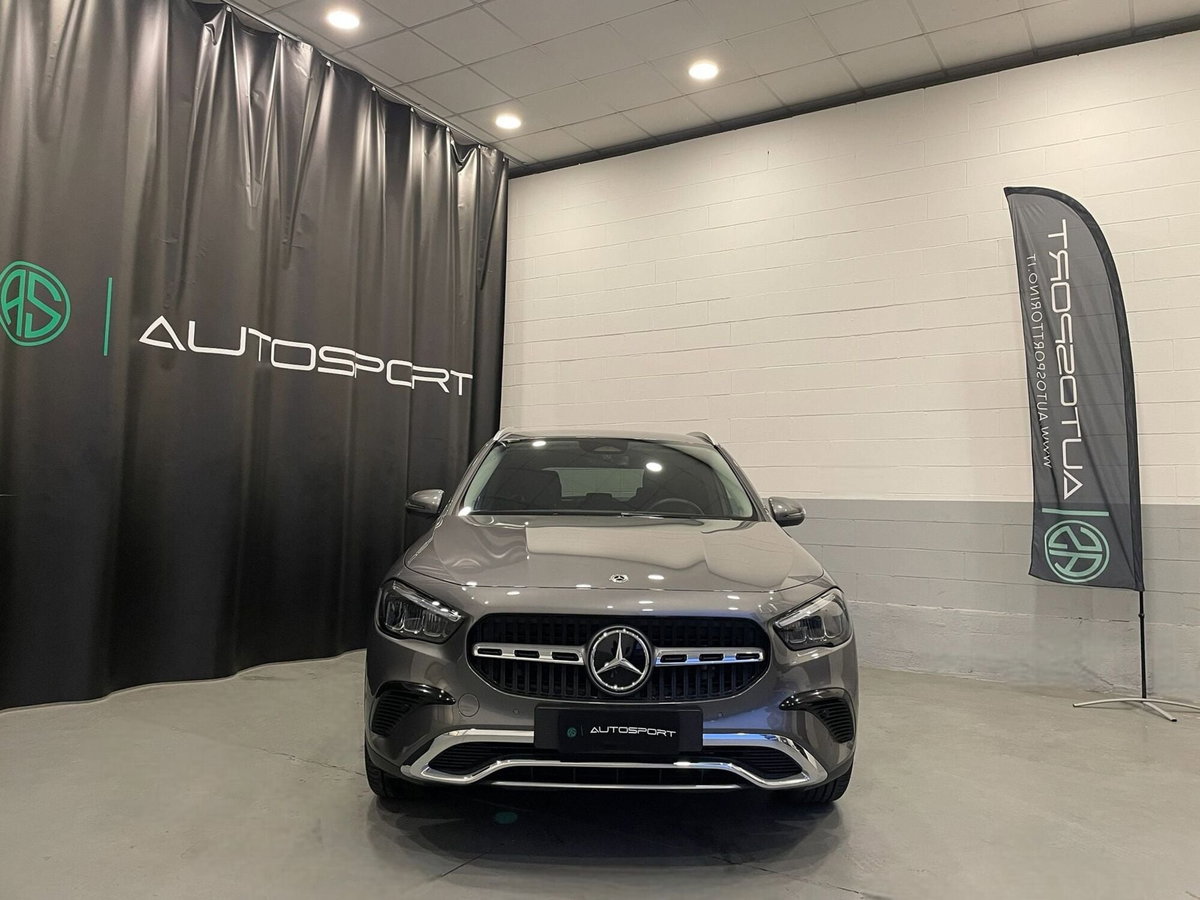Mercedes-Benz GLA SUV 180 d Progressive Advanced auto (2)