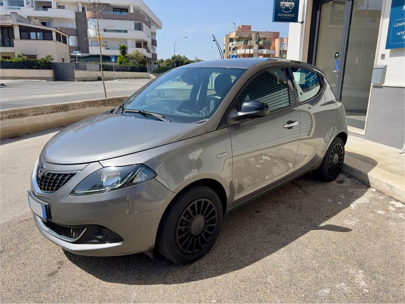 Lancia Ypsilon 1.0 FireFly 5 porte S&S Hybrid Ecochic Silver