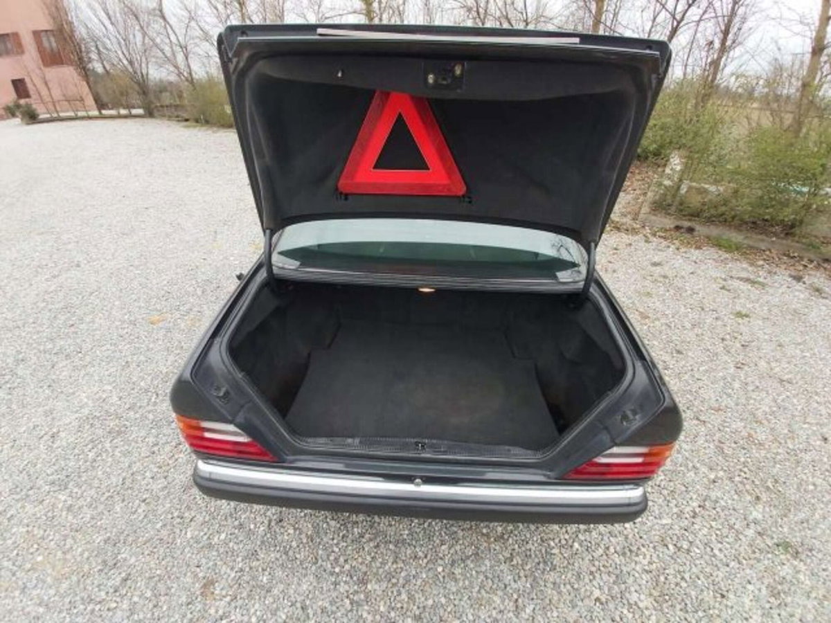 Mercedes-Benz 200 Coupé 200 CE Coupé (5)