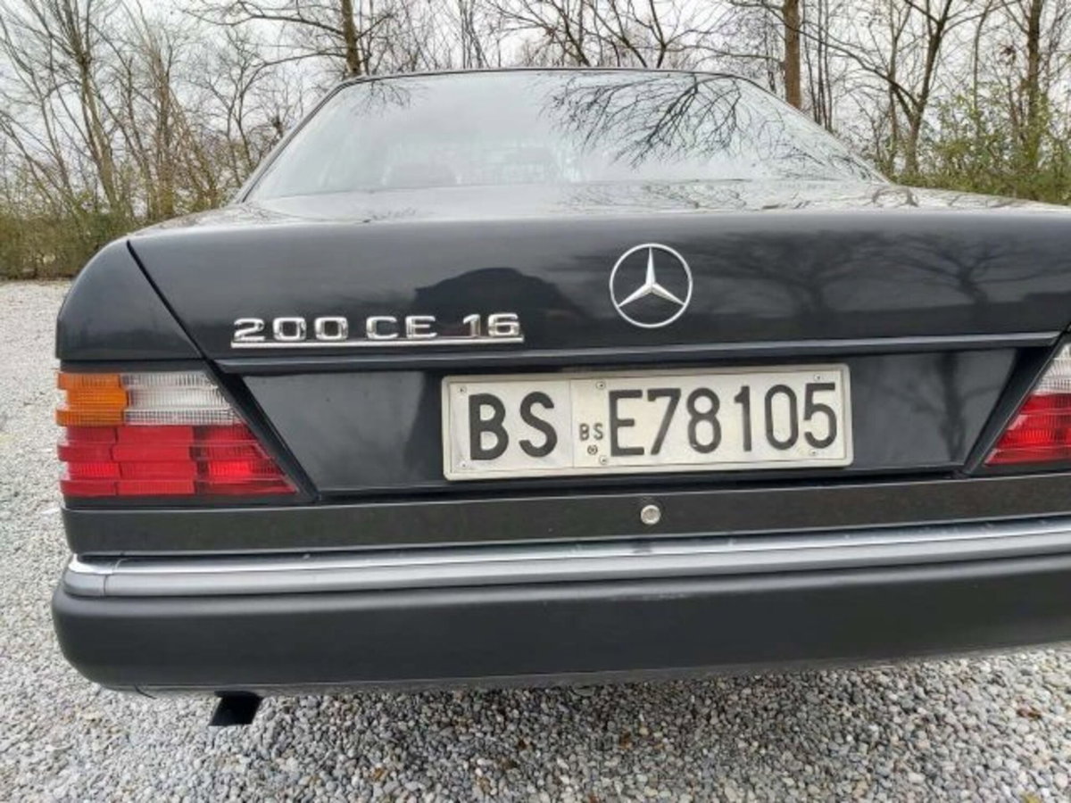 Mercedes-Benz 200 Coupé 200 CE Coupé (9)