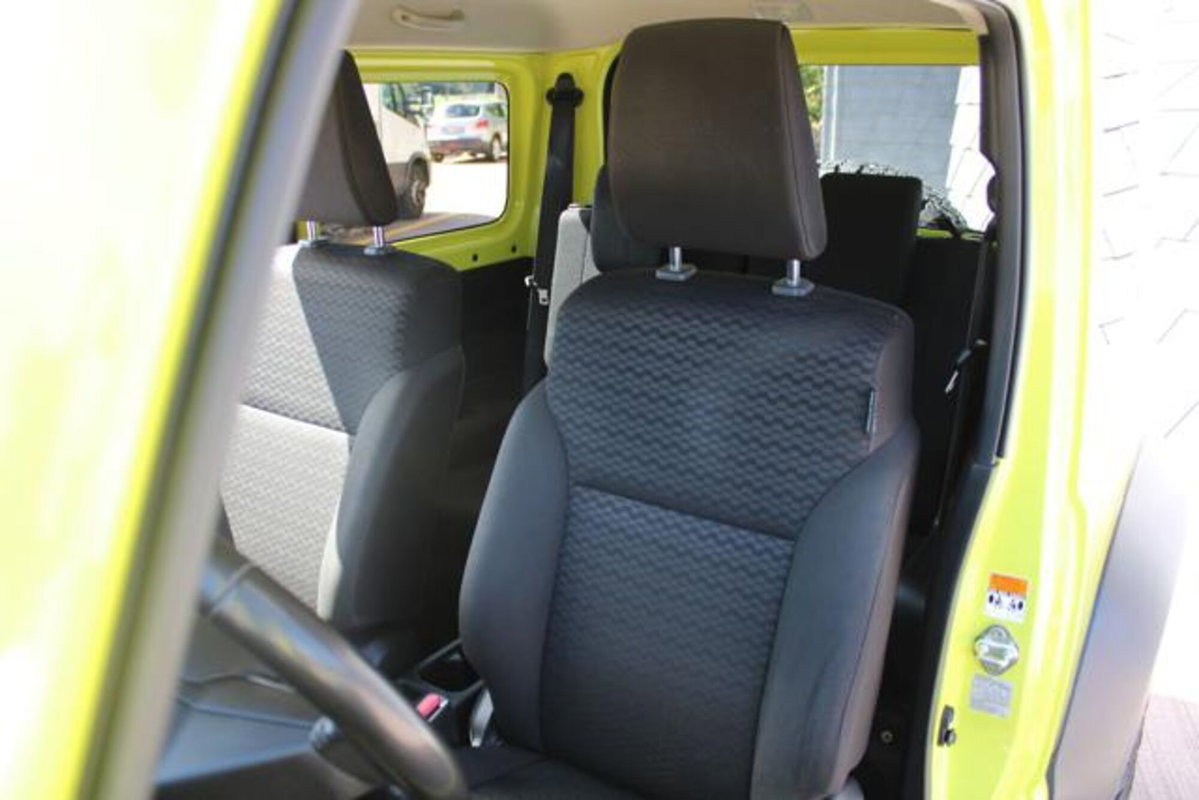 Suzuki Jimny 1.5 5MT Top (11)