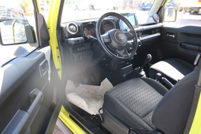 Suzuki Jimny 1.5 5MT Top (9)