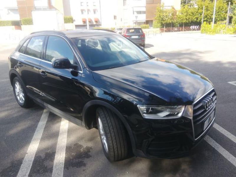 Audi Q3 2.0 TDI 120 CV Business