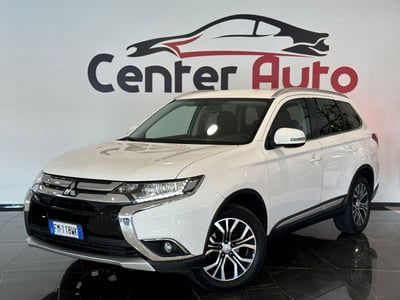 Mitsubishi Outlander 2.2 DI-D 2WD Insport 7p. usata