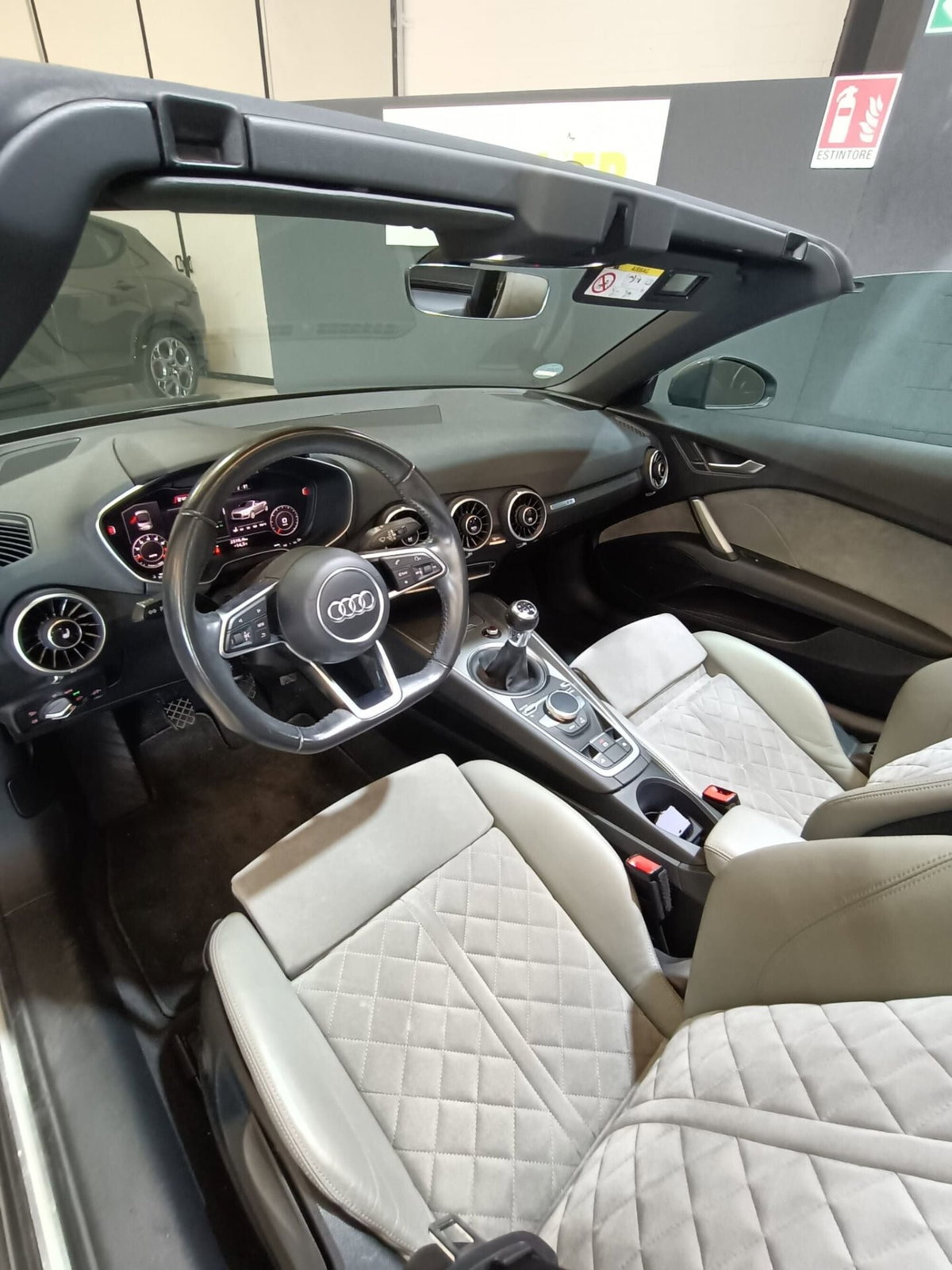 Audi TT Cabrio 1.8 TFSI (10)