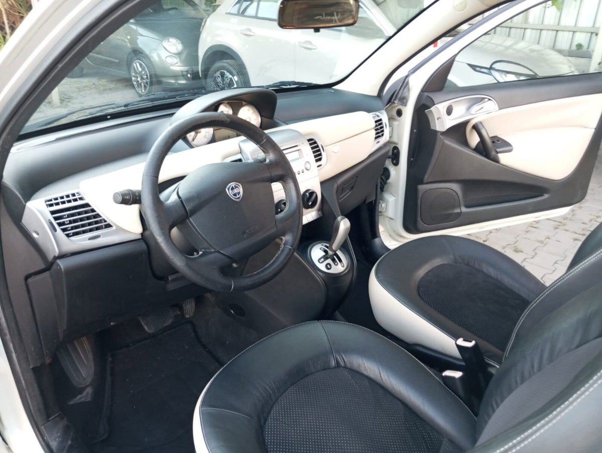 Lancia Ypsilon 1.3 MJT 90 CV Platino (10)