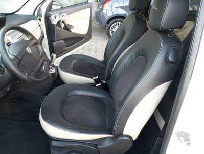 Lancia Ypsilon 1.3 MJT 90 CV Platino (14)