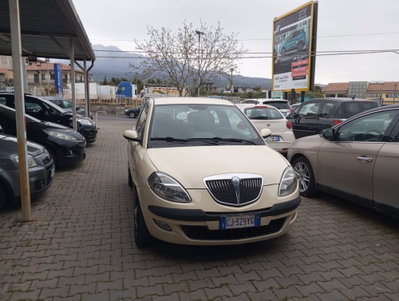 Lancia Ypsilon 1.2 Argento (3)