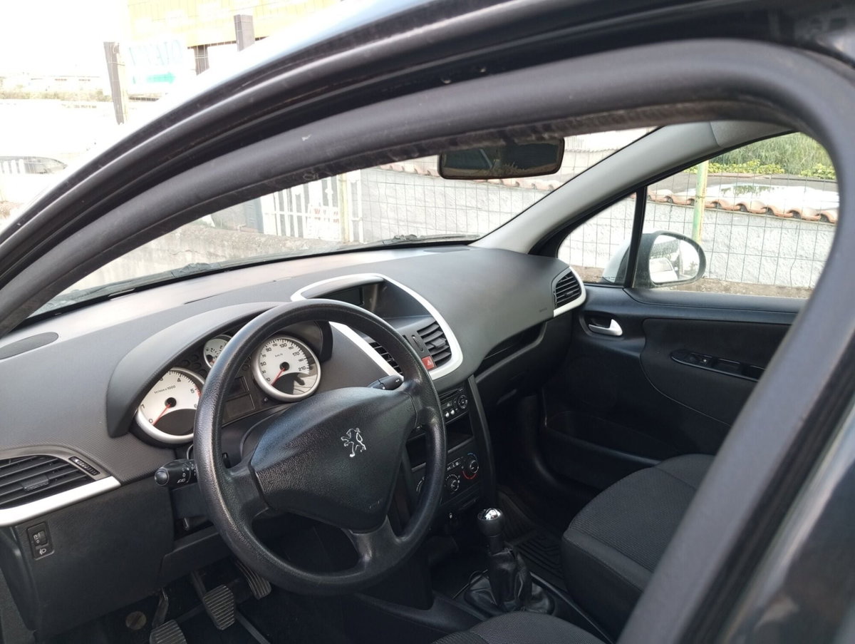 Peugeot 207 HDi 70CV FAP 5p. XS (7)