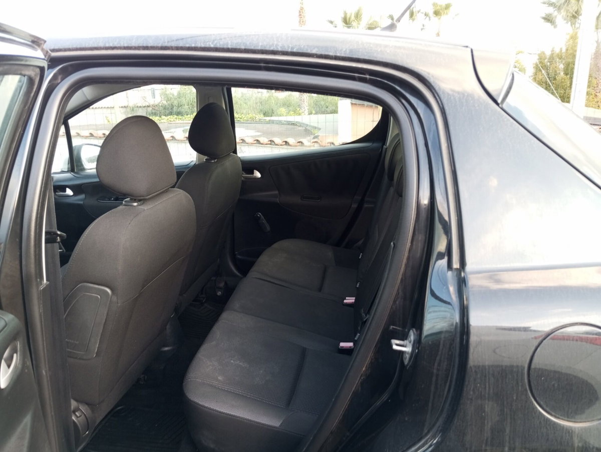 Peugeot 207 HDi 70CV FAP 5p. XS (8)