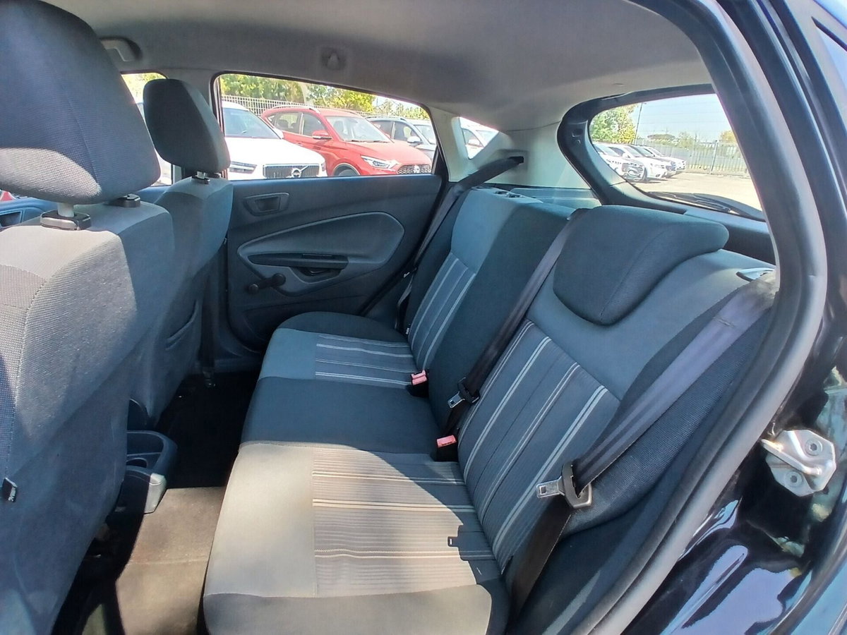 Ford Fiesta 1.4 5 porte Bz.- GPL Titanium (11)