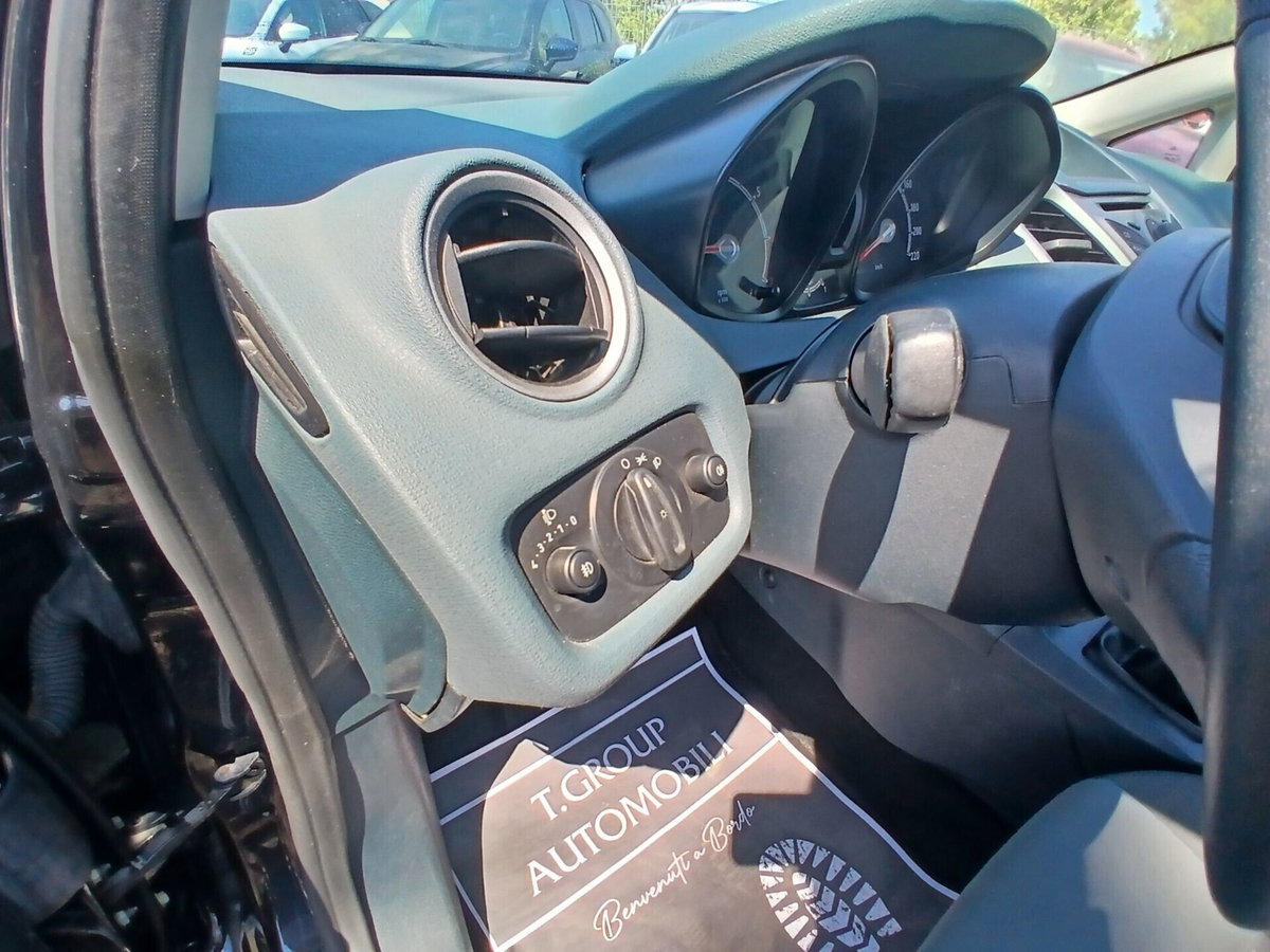 Ford Fiesta 1.4 5 porte Bz.- GPL Titanium (14)