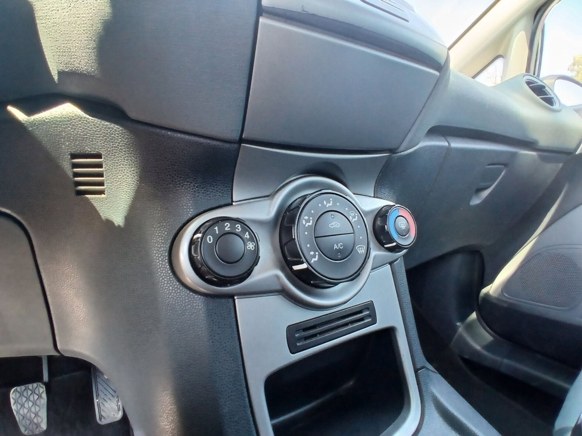 Ford Fiesta 1.4 5 porte Bz.- GPL Titanium (15)