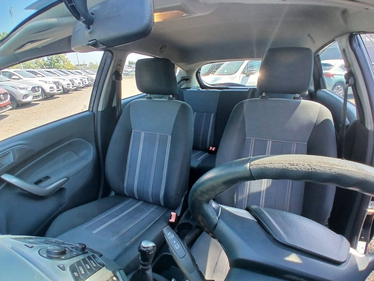 Ford Fiesta 1.4 5 porte Bz.- GPL Titanium (18)