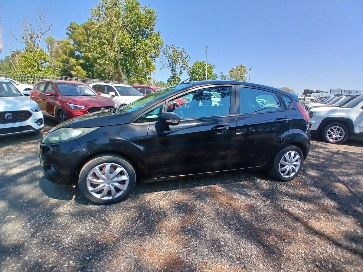 Ford Fiesta 1.4 5 porte Bz.- GPL Titanium (2)