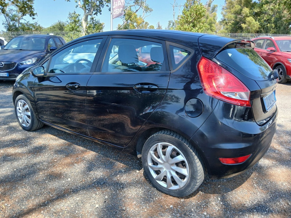 Ford Fiesta 1.4 5 porte Bz.- GPL Titanium (3)