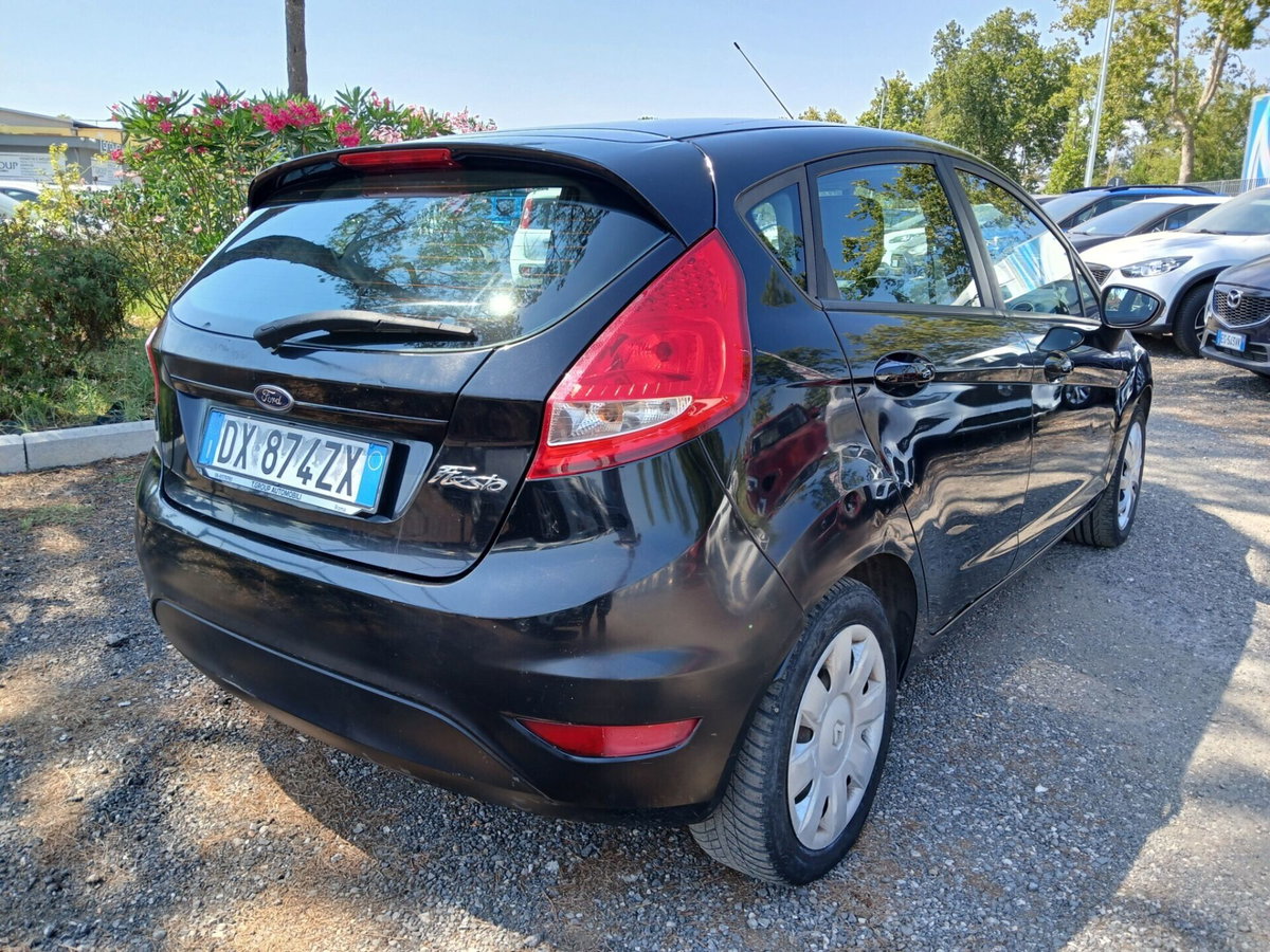 Ford Fiesta 1.4 5 porte Bz.- GPL Titanium (5)