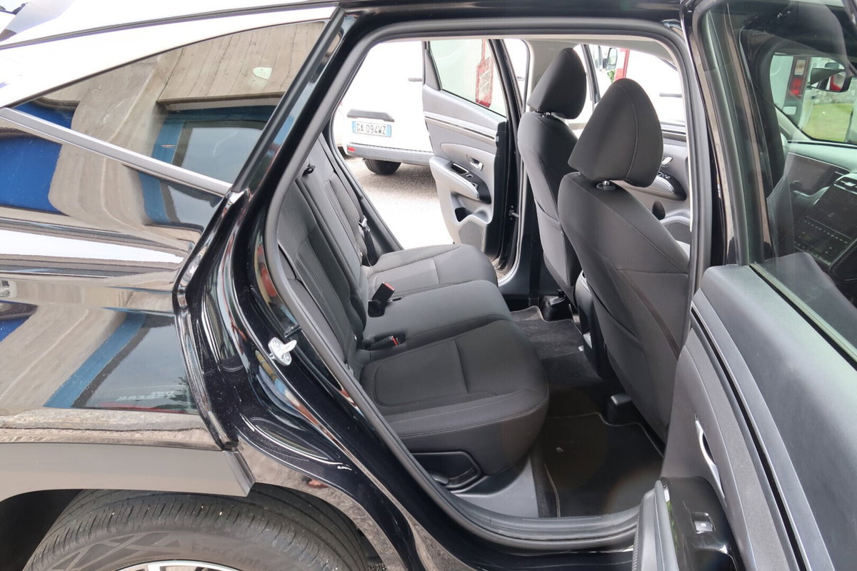 Hyundai Tucson 1.6 crdi 48V Xline 2wd imt (12)