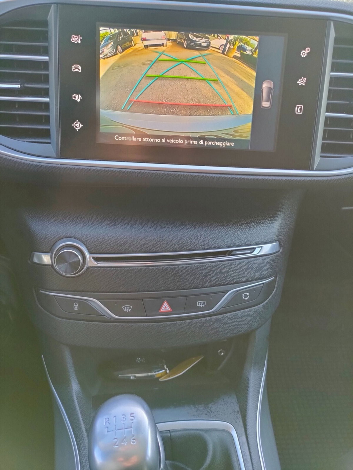 Peugeot 308 SW BlueHDi 120 S&S Allure (11)