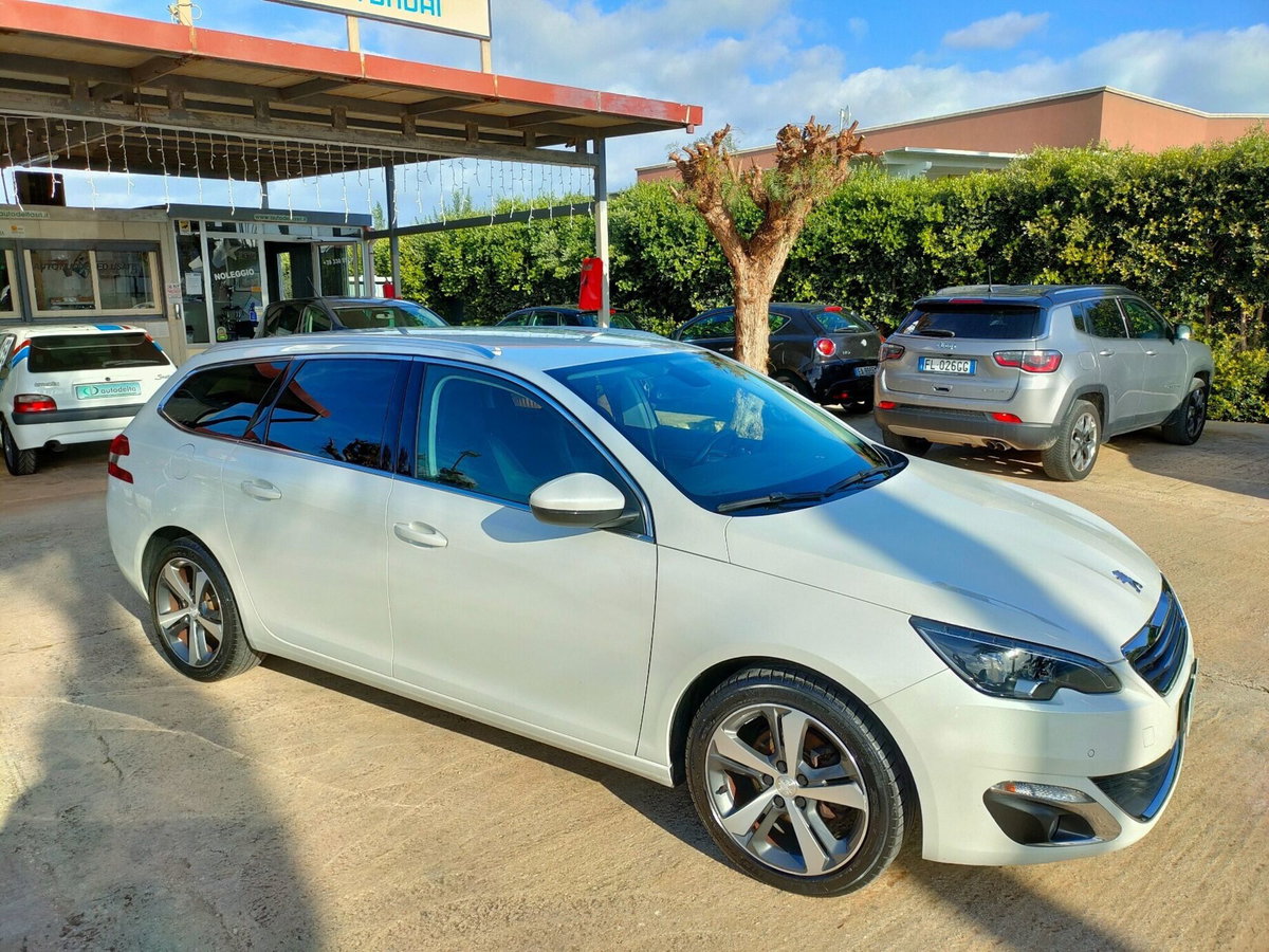 Peugeot 308 SW BlueHDi 120 S&S Allure (2)