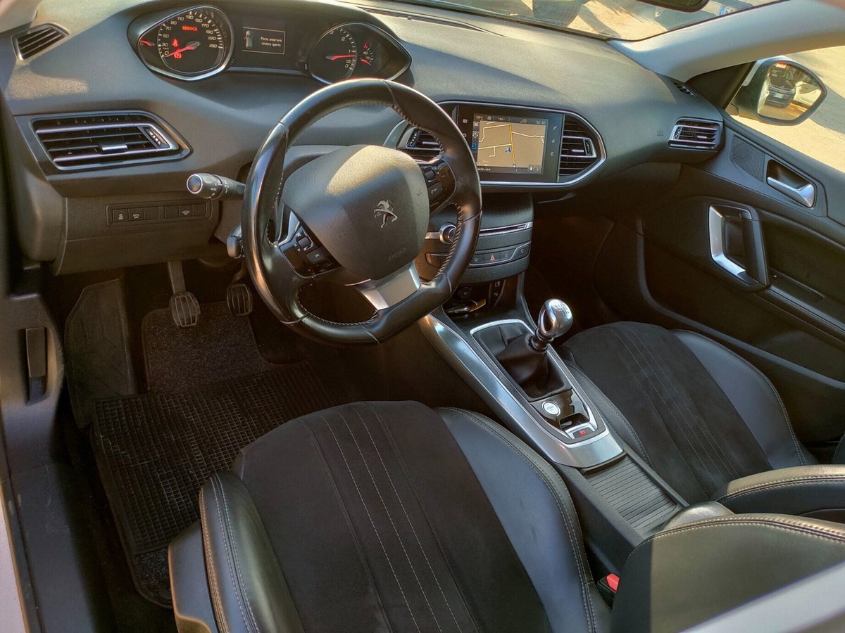Peugeot 308 SW BlueHDi 120 S&S Allure (8)