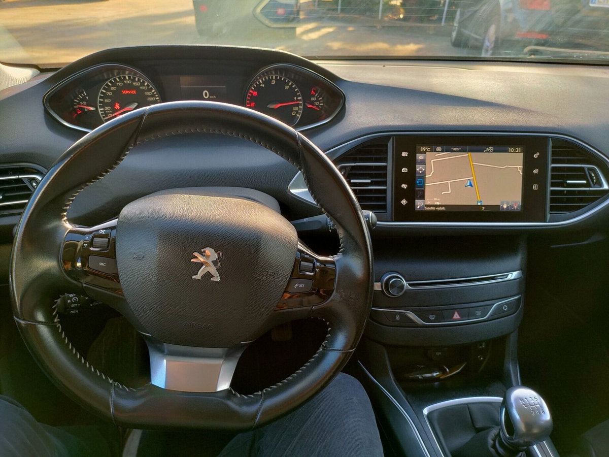 Peugeot 308 SW BlueHDi 120 S&S Allure (9)