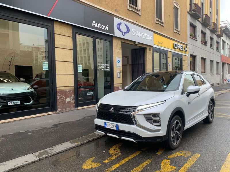Mitsubishi Eclipse Cross 2.4 MIVEC 4WD PHEV Diamond SDA Pack 0