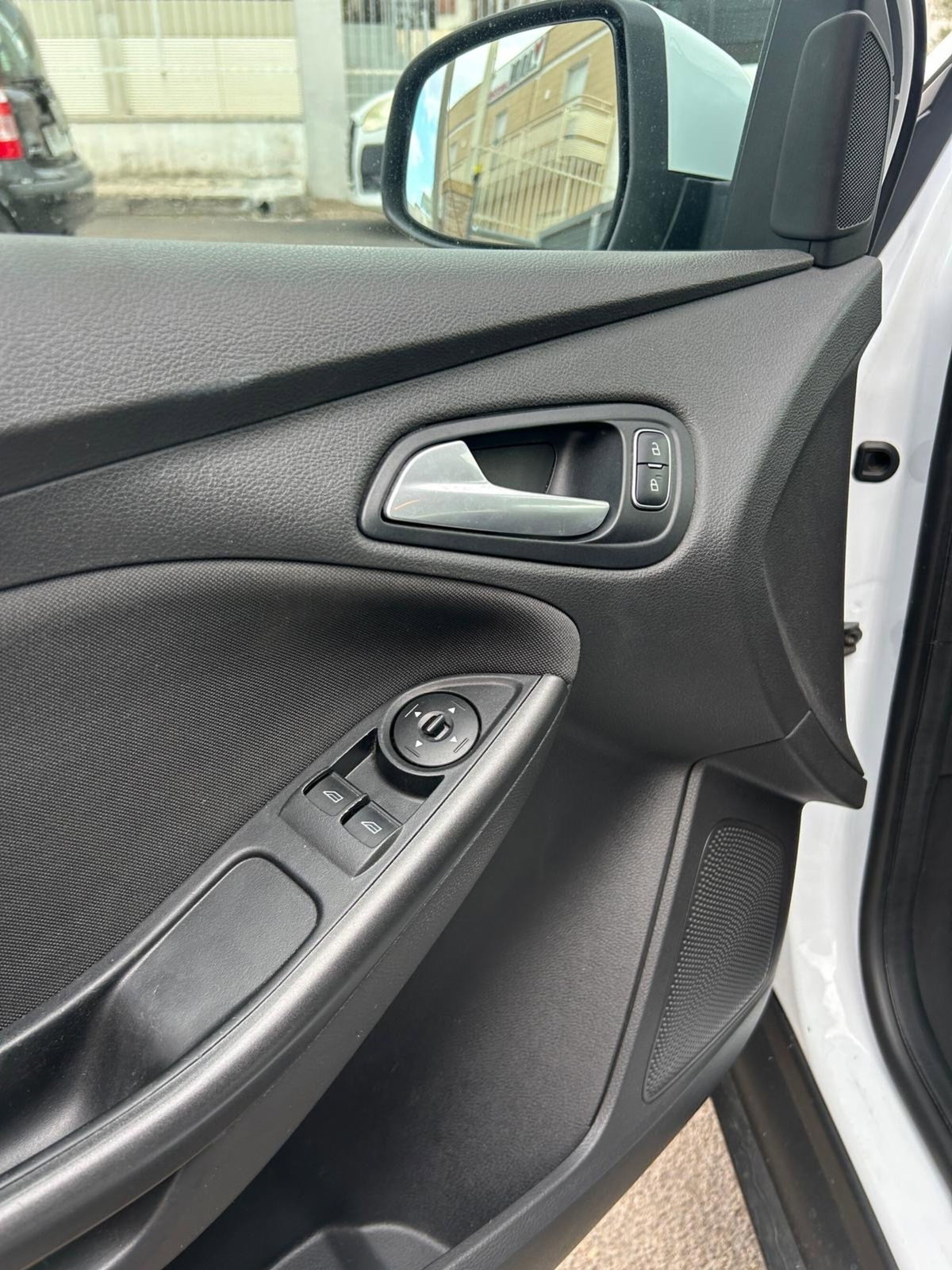 Ford Focus Station Wagon 1.5 TDCi 95 CV Start&Stop SW Plus (8)