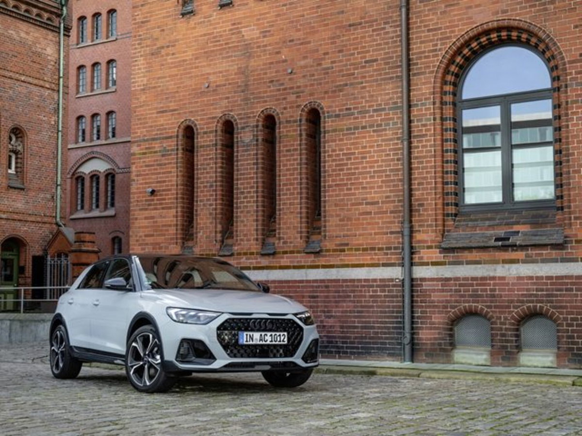 Audi A1 allstreet 30 1.0 tfsi Business 116cv s tronic