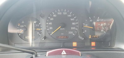 Mercedes-Benz Classe ML 270 turbodiesel cat CDI SE Leather (14)