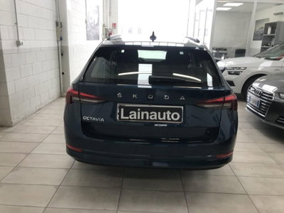 Skoda Octavia Station Wagon 2.0 TDI EVO SCR DSG Wagon Executive (5)