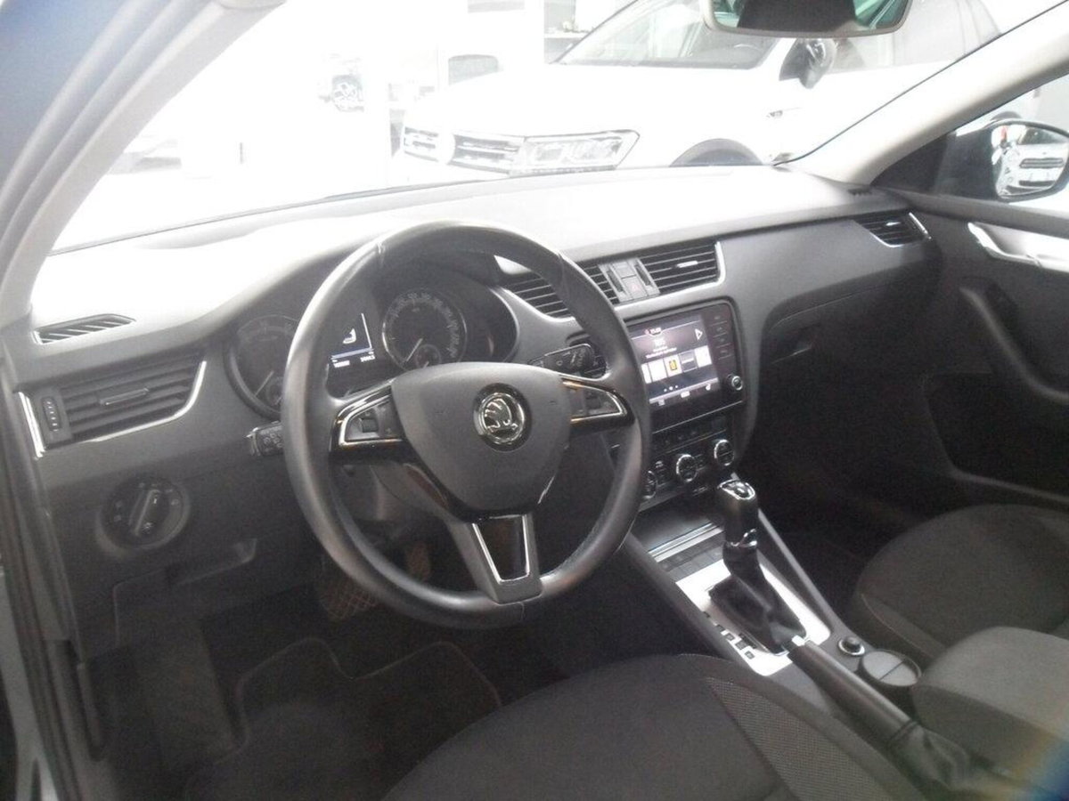 Skoda Octavia Station Wagon 1.5 G-TEC DSG Wagon Executive (8)
