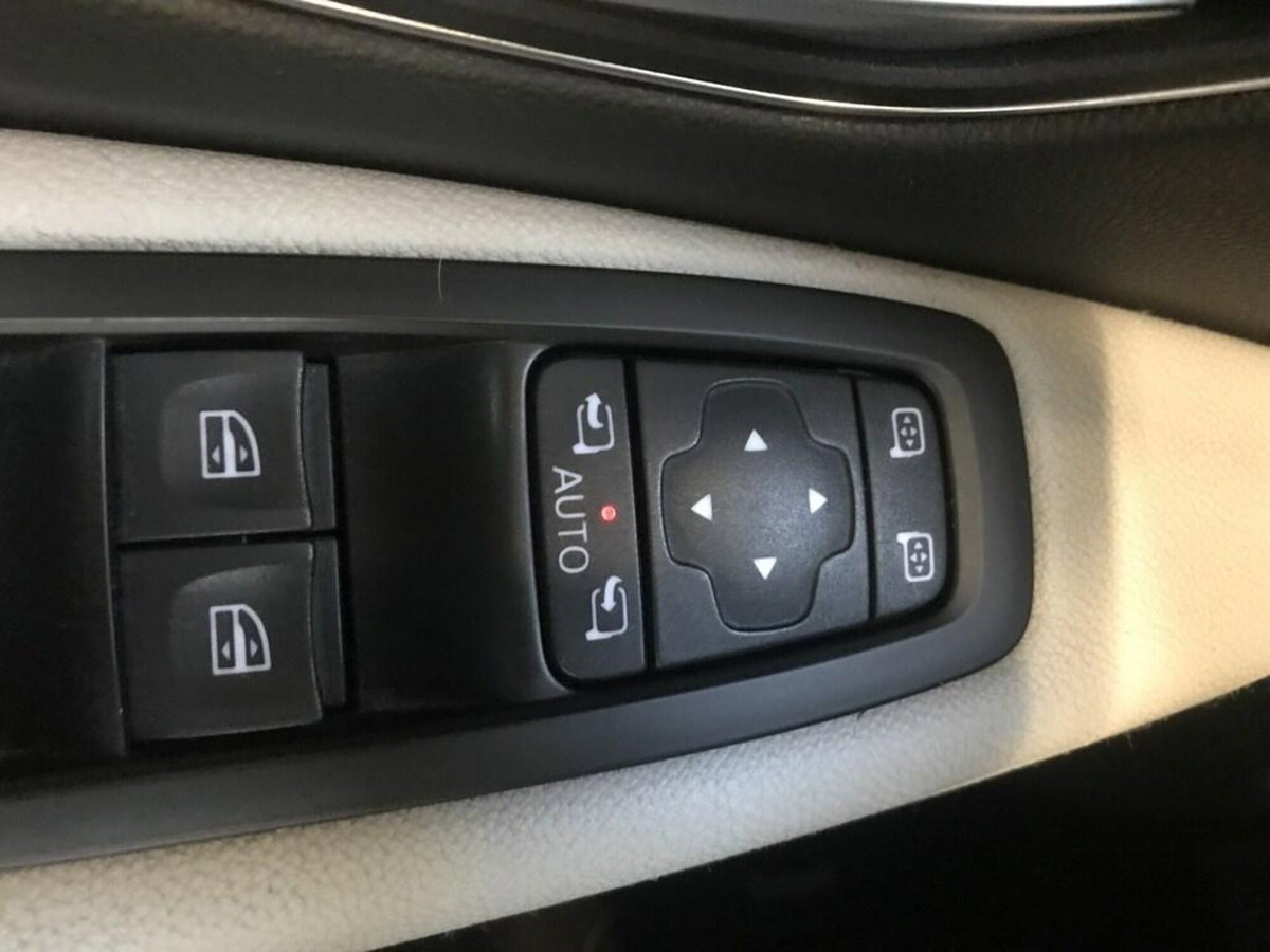 Renault Scenic E-Tech Electric 1.6 dCi 130CV Start&Stop Energy Bose (13)