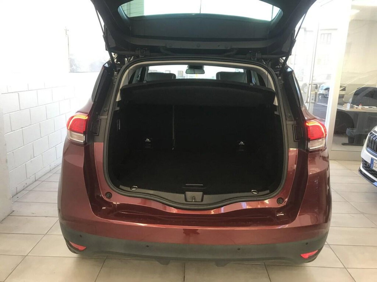 Renault Scenic E-Tech Electric 1.6 dCi 130CV Start&Stop Energy Bose (7)