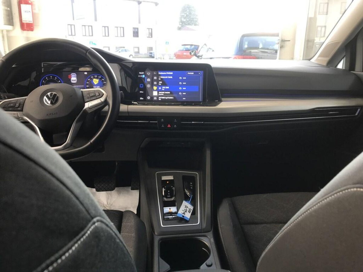 Volkswagen Golf 1.5 eTSI 150 CV EVO ACT DSG Life (10)