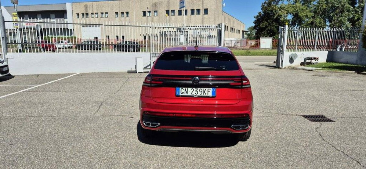 Volkswagen Taigo 1.0 TSI 110 CV DSG R-Line (7)