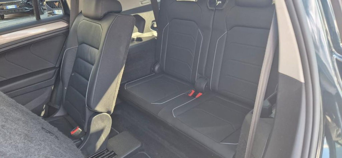 Volkswagen Tiguan Allspace 2.0 TDI SCR DSG 4MOTION Business BMT (11)