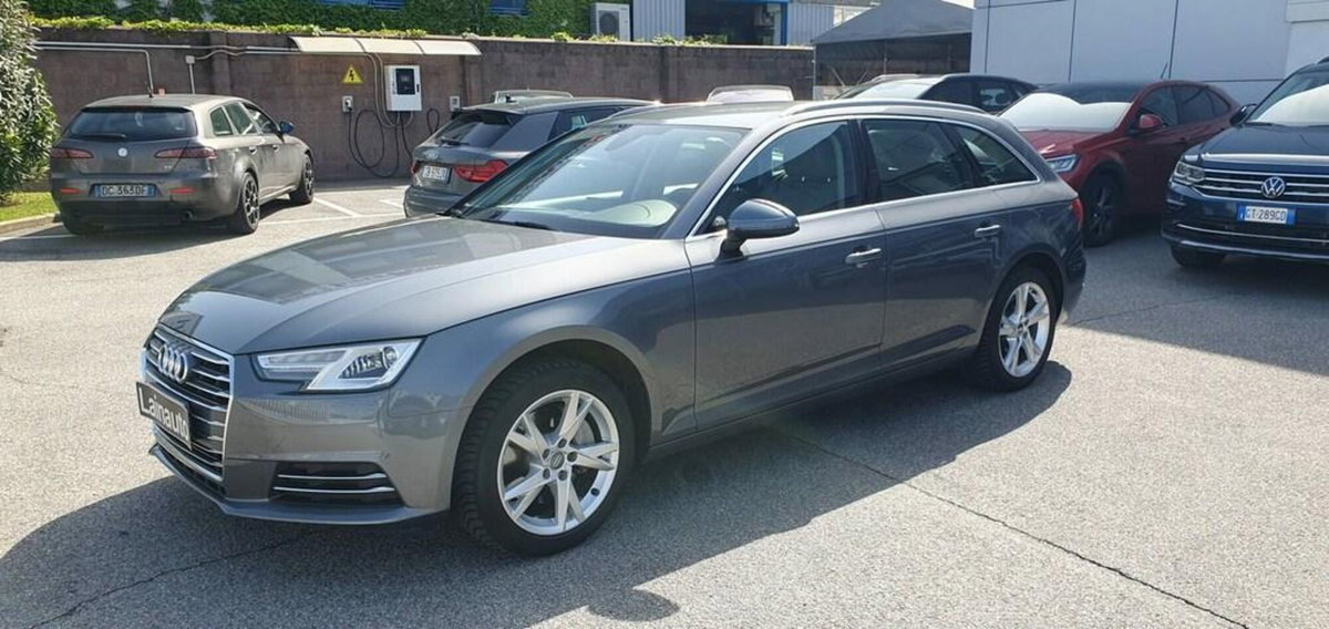 Audi A4 Avant 40 TDI quattro S tronic Business Sport