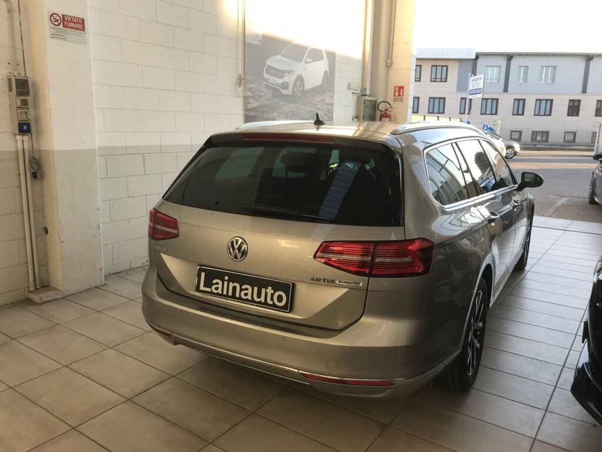 Volkswagen Passat Variant 2.0 TDI DSG Executive BlueMotion Tech. (4)