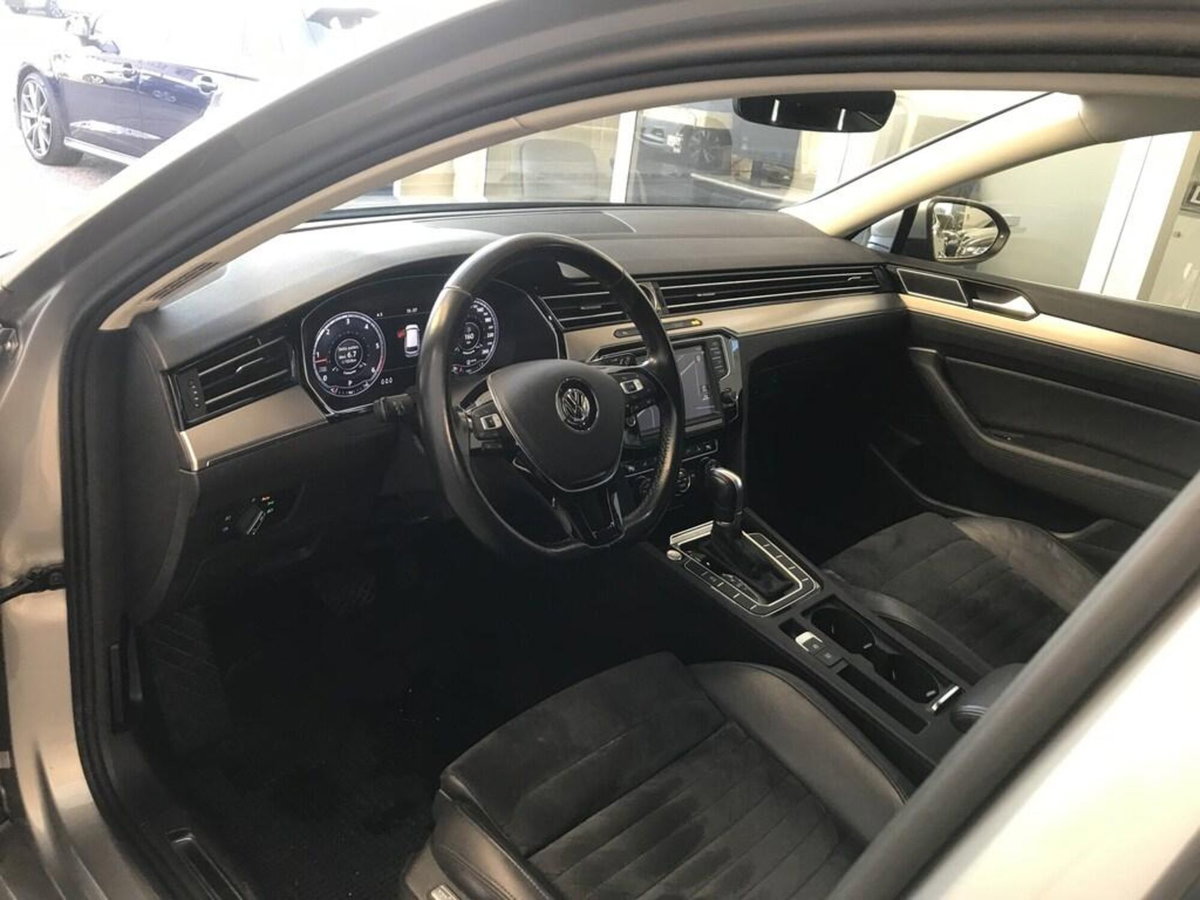 Volkswagen Passat Variant 2.0 TDI DSG Executive BlueMotion Tech. (7)
