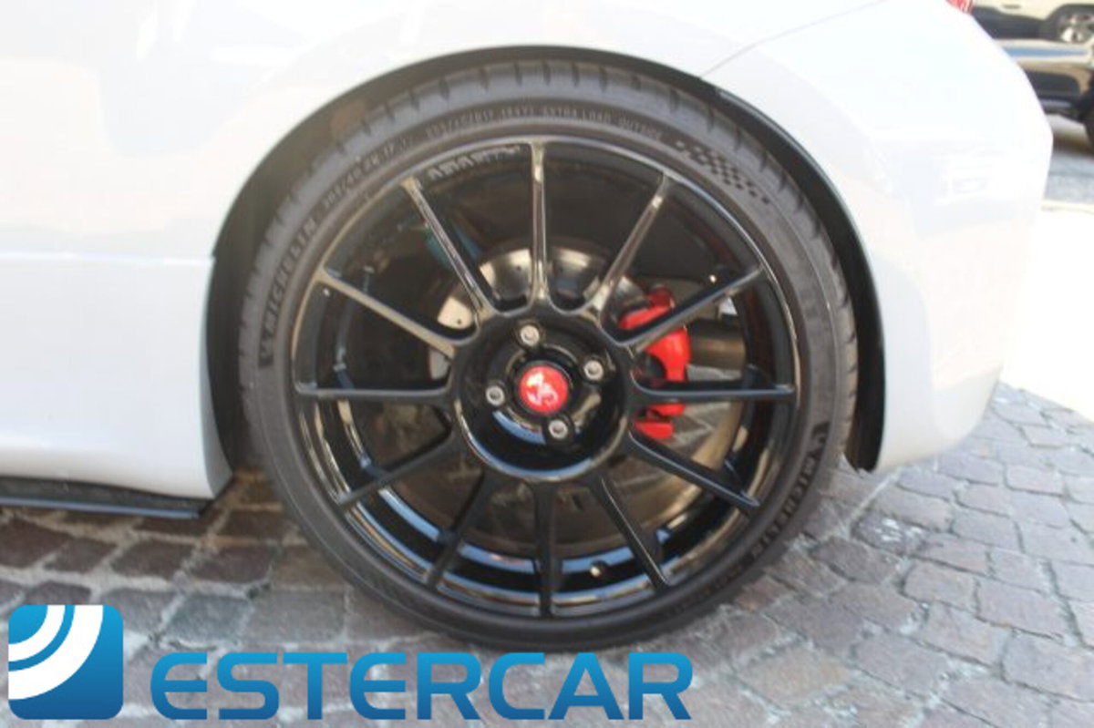 Abarth 595 595 1.4 Turbo T-Jet 180 CV Competizione (9)
