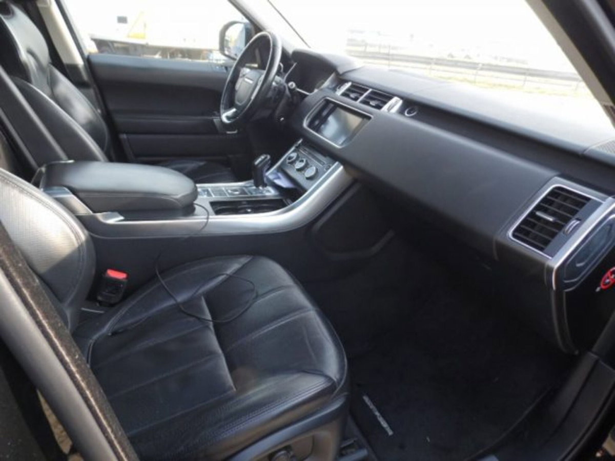 Land Rover Range Rover Sport 3.0 SDV6 HSE (11)