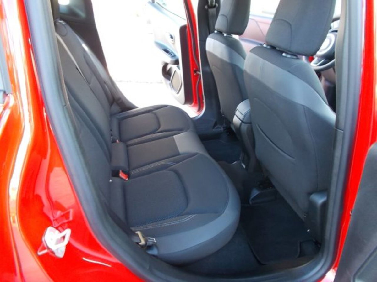 Jeep Renegade 1.6 Mjt 130 CV S (12)
