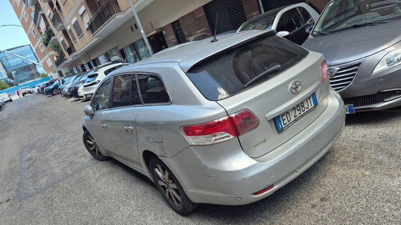 Toyota Avensis Station Wagon 2.2 D-4D Wagon Sol Plus