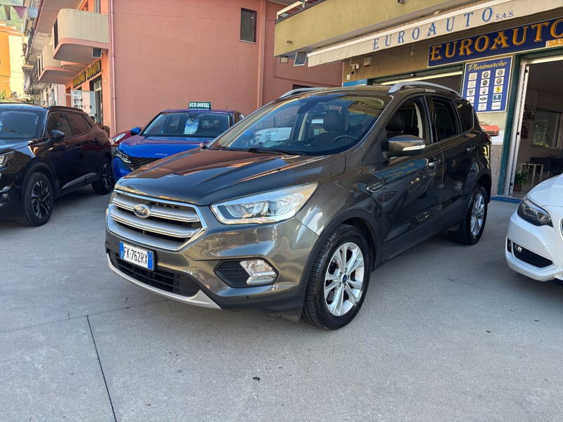 Ford Kuga 1.5 TDCI 120 CV S&S 2WD Powershift Titanium