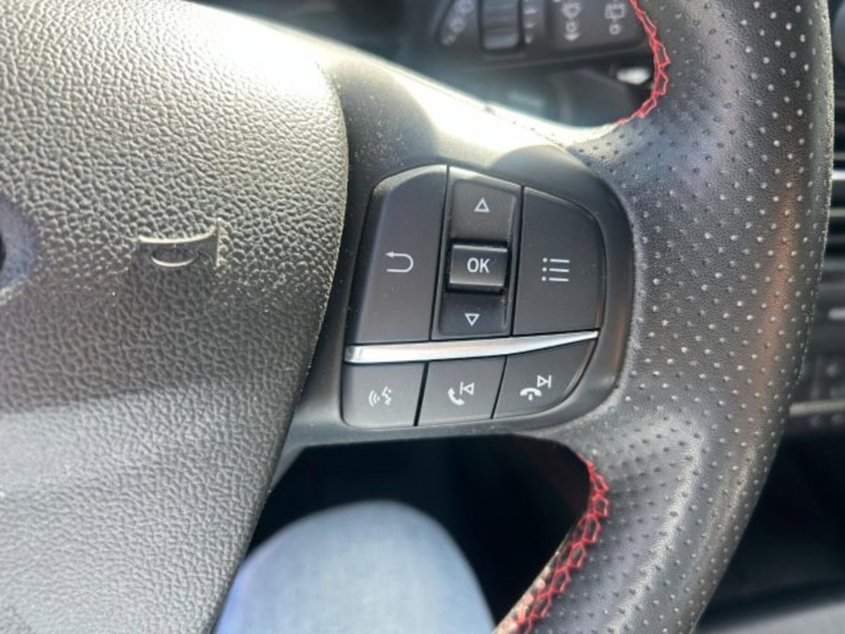 Ford Kuga 2.5 Full Hybrid 190 CV CVT 2WD ST-Line Design (9)